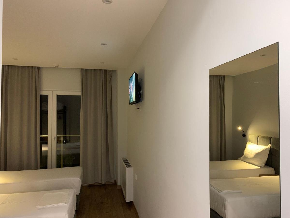Merly Hotel Permet Exterior photo